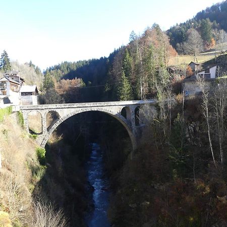 Auberge Des Eglantiers Flumet Eksteriør billede